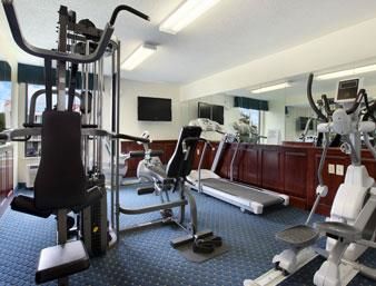 Baymont By Wyndham Greensboro/coliseum Hotel