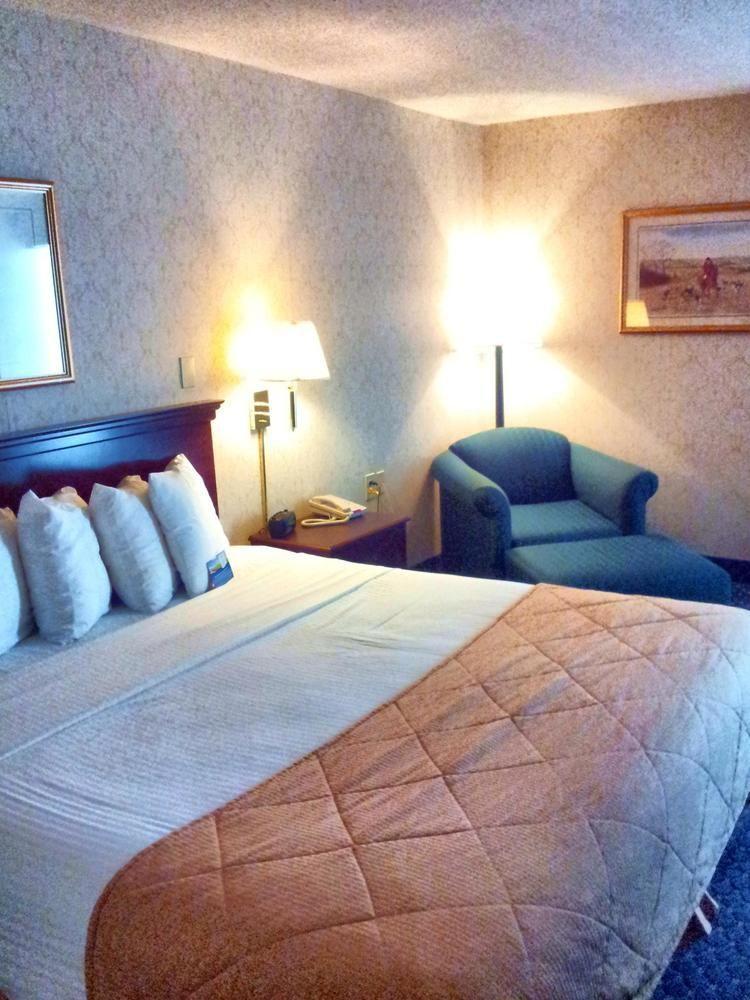 Baymont By Wyndham Greensboro/coliseum Hotel Greensboro